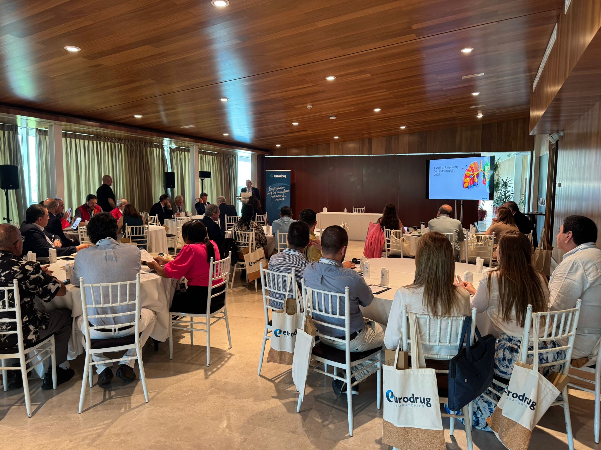 We were honored to welcome a distinguished group of pulmonologists, allergists, pediatricians, and general practitioners from Colombia, Mexico, and the Dominican Republic to the Eurodrug Respiratory Summit 2025, held in the historic city of Valladolid, Spain. This impactful two-day event featured a series of expert-led presentations and interactive discussions focused on key respiratory conditions, including asthma, chronic obstructive pulmonary disease (COPD), and chronic cough. Renowned key opinion leaders (KOLs) in respiratory medicine shared the latest scientific updates, clinical guidelines, and therapeutic approaches aimed at improving patient outcomes across all age groups. The program included: Evidence-based updates on asthma phenotypes and treatment strategies The evolving management of COPD in primary and specialist care The challenge of chronic cough: diagnosis and novel treatment options Interactive case-based workshops and Q&A sessions In addition to the scientific sessions, attendees had the opportunity to network, share clinical experiences, and explore the charming surroundings of Valladolid. I’m truly grateful to have been part of the organizing team behind this amazing event, which brought together expertise, collaboration, and inspiration in one place.